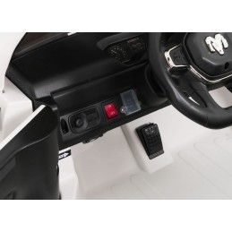 Pojazd RAM 3500 Biały