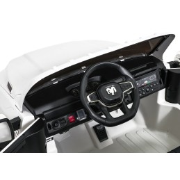 Pojazd RAM 3500 Biały