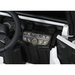 Pojazd Land Rover Defender 110 SVX Concept Biały