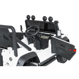 Pojazd Land Rover Defender 110 SVX Concept Biały