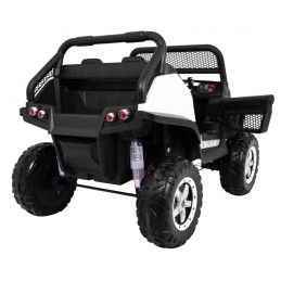 Pojazd Mercedes BENZ UNIMOG Biały