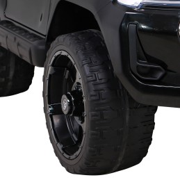 Toyota Hilux na akumulator dla dzieci Czarny Pickup + Napęd 4x4 + Pilot