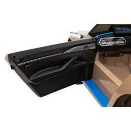 Autko BMW i4 na akumulator dla dzieci Złoty