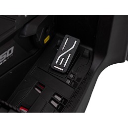 Quad Can Am Outlander ATV z Pilotem Czerwony