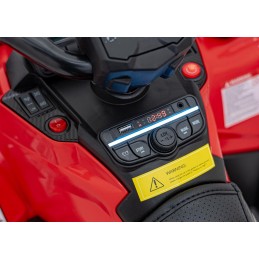 Quad Can Am Outlander ATV z Pilotem Czerwony