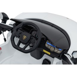 Pojazd Lamborghini Revuelto Białe